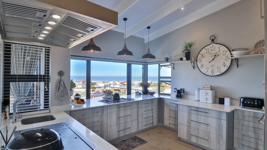 2 Bedroom Property for Sale in Stilbaai Oos Western Cape